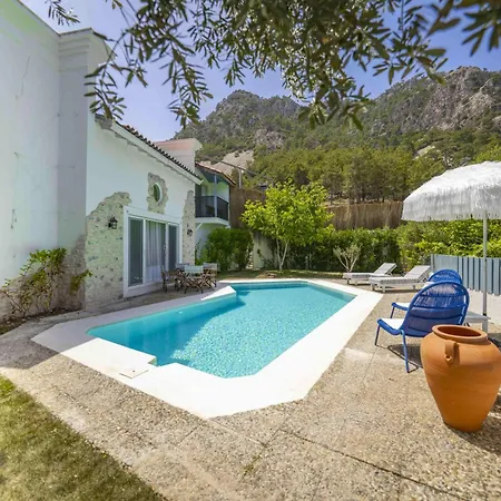 Alya Country Hotel de apartamente 2*